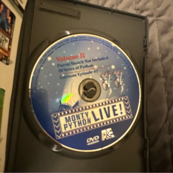 Monty Python Live 2 DVD Set - Picture 6 of 8